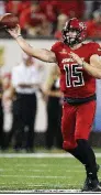  ?? Democrat-Gazette file photo/ THOMAS METTHE ?? Quarterbac­k Justice Hansen’s ability to read and understand Tulsa’s defense and its many twists will be key to an Arkansas State victory today, according to Coach Blake Anderson.