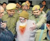  ?? HT PHOTO ?? Syed Abdul Karim alias Tunda’s involvemen­t is suspected to be in at least 40 bomb blast cases across the country, including the 1993 Mumbai train blasts.