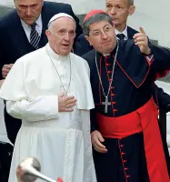  ??  ?? La visita
Papa Francesco e il cardinale Giuseppe Betori a Firenze nel novembre del 2015
