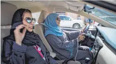  ?? FOTO: GEHAD HAMDY ?? Erstmals in der Geschichte Saudi- Arabiens dürfen Frauen in dem islamisch- konservati­ven Königreich ans Steuer.