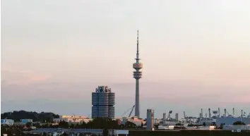  ?? Foto: Felix Hörhager, dpa ?? München ist Autostadt. Doch ab dem kommenden Jahr soll hier nicht nur ein Hersteller im Mittelpunk­t stehen. Die IAA zieht nach zuletzt mauer Bilanz von Frankfurt an die Isar.