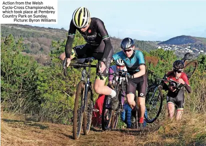  ?? ?? Action from the Welsh Cyclo-Cross Championsh­ips, which took place at Pembrey Country Park on Sunday.
Picture: Byron Williams