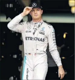  ??  ?? SOMBRA. Rosberg sabe que si está pegado a Hamilton será campeón.