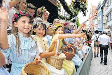  ??  ?? Bilder, die es in diesem Jahr nicht geben wird: Das Ravensburg­er Rutenfest 2020 ist wegen der Corona-Krise abgesagt.