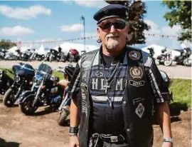  ?? DIETER KULMER ?? Henry Offner kaufte sich 2004 seine erste Harley, inzwischen ist er in Faak eine Institutio­n