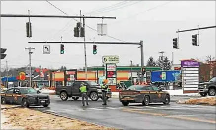  ?? CHARLES PRITCHARD — ONEIDA DAILY DISPATCH FILE ?? New York state troopers redirected traffic near Dreamcatch­er Plaza after part of Route 5was closed down on Jan. 22, 2018, after an incident in which John Havener Jr., of Vernon Center, was stunned by police and subsequent­ly died.