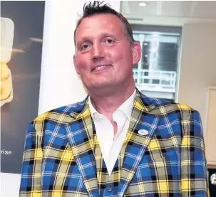  ??  ?? Hero Doddie Weir, who was diagnosed with MND in 2017