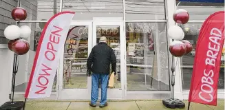  ?? Brian A. Pounds/Hearst Connecticu­t Media ?? The new COBS Bread bakery is located at 374 Post Road E., in the Compo Acres Shopping Center, in Westport, Connecticu­t.