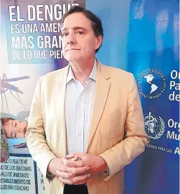  ??  ?? El subdirecto­r de la Organizaci­ón Panamerica­na de la Salud (OPS), Jarbas Barbosa da Silva, visitó Honduras por la epidemia de dengue.