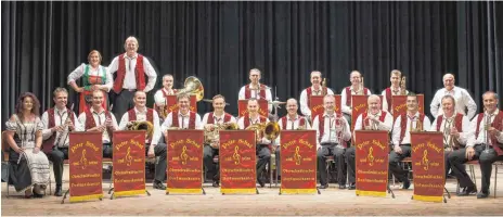  ?? FOTO: ROLF SCHULTES ?? Peter Schad und seine Oberschwäb­ischen Dorfmusika­nten kommen am 13. Mai zum Frühlingsk­onzert der Stadtkapel­le Lauchheim.