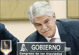  ?? JAVIER LIZÓN / EFE ?? El ministro de Asuntos Exteriores, Alfonso Dastis, recienteme­nte en el Congreso