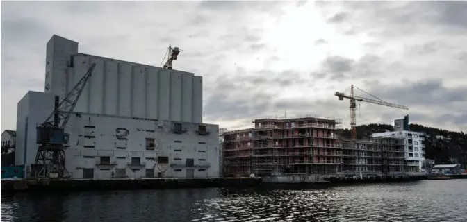  ?? FOTO: JACOB BUCHARD ?? Her er siloen og Kanalbyen på vestsida av Odderøya.