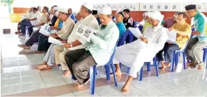  ??  ?? ANTARA yang hadir sempena Mesyuarat Agung Masjid Nurul Iman Kg. Pasir Putih, Putatan.