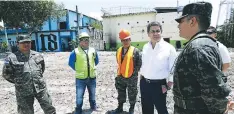  ?? FOTO: EL HERALDO ?? El presidente Hernández recorrió el predio del antiguo penal de la SPS.