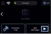  ??  ?? Übersichtl­iche Bedienung
Zwei große Schaltfläc­hen in der App gewähren Zugriff auf die Fernsteuer­ung der Kamera und auf die Bildübertr­agung.