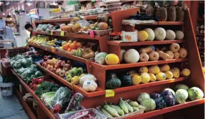  ?? Picture: AP ?? MORE DIET STUDIES NEEDED: A variety of healthy fruits and vegetables are displayed for sale at a market.