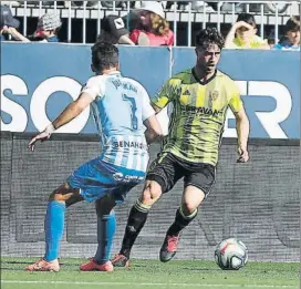  ?? FOTO: LOF ?? El Real Zaragoza confirmó su candidatur­a al ascenso directo al ganar en La Rosaleda