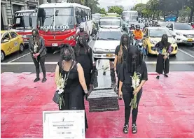  ?? EFE ?? Medellín. “Vivas nos queremos”, el lema de la protesta en Colombia.