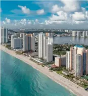  ??  ?? Il boom di Miami. Il progetto Residences by Armani/Casa