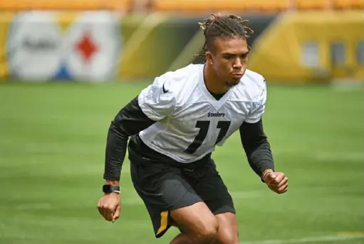  ?? Pittsburgh Steelers ?? Wide receiver Chase Claypool will have 14 practices in pads to show Steelers coaches he is worthy of snaps. “I’m rooting that [rookies] can help us immediatel­y,” said offensive coordinato­r Randy Fichtner, “but I’ll be honest, I’m not counting on it.”