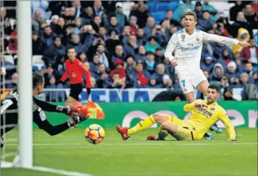  ??  ?? SIN ACIERTO. Cristiano acabó el partido con el Villarreal con 11 disparos: sólo cuatro a puerta.