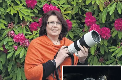  ?? PHOTO: GREGOR RICHARDSON ?? Winning photograph­er . . . Keen wildlife photograph­er Fiona Gill with her Sony digital camera and telephoto lens. Right: her winning photograph.