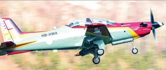  ?? EJÉRCITO DEL AIRE ?? Imagen del «Pilatus PC-21» español durante los primeros vuelos de prueba en Suiza