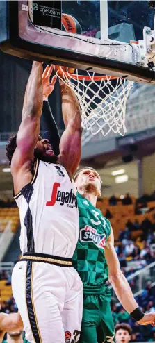  ?? CIAMILLO ?? Semi Ojeleye, 27 anni, tra i migliori ad Atene