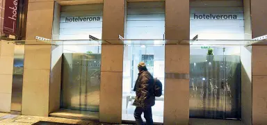  ?? (Foto Sartori) ?? Stop temporaneo L’Hotel Verona in Corso Porta Nuova