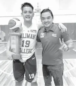  ?? CONTRIBUTE­D PHOTO ?? Diliman College head coach Rensy Bajar (right) and Christian Diaz.