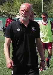  ?? (Photo An. D.) ?? Le coach de l’US Pradet, Lionel Quemener, espère récidiver face à La Londe, après la victoire obtenue à Saint-Mandrier.