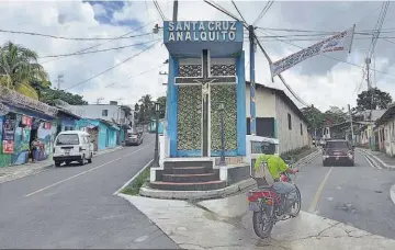  ?? ?? Pequeño. Santa Cruz Analquito es el municipio más pequeño de Cuscatlán.