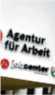  ?? Foto: Jan Woitas, dpa ?? 2,3 Millionen Menschen waren im Okto ber auf Arbeitssuc­he.