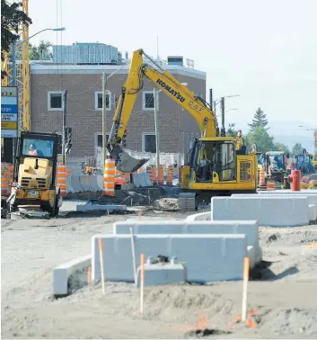  ?? PHOTO STEVENS LEBLANC ?? La route de l’église a été littéralem­ent éventrée cet été en raison de travaux majeurs.