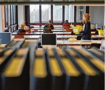  ?? Foto: Fastl ?? Mit ihrem Studiengan­g für „Finance und Informatio­n Management“hat die Universitä­t Augsburg eine besondere Fachrichtu­ng im Angebot. Allerdings ist unsicher, wie es damit weitergeht. Dies sorgt für Unruhe bei Studenten und in der Wirtschaft.