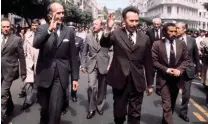  ??  ?? 10 avril 1975 Historique. Première visite officielle d’un président français après l’indépendan­ce de l’Algérie : Valéry Giscard d’Estaing rencontre à Alger son homologue, Houari Boumediene.