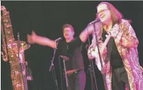  ?? FISH GRIWKOWSKY ?? Singer Gordon Gano, right, put on a delightful show with The Violent Femmes Wednesday night at Winspear.