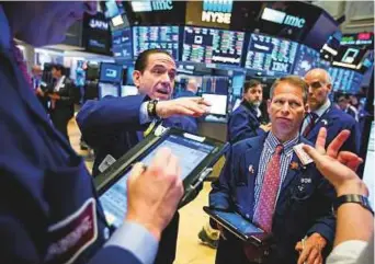  ?? Bloomberg ?? The New York Stock Exchange. Last week, traders remained indifferen­t to equities despite better-than-expected earnings from US companies.