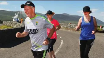  ??  ?? Hitting the road in aid of the Kerry Hospice 10k and 5k on Saturday mornng, from left Paudie Dineen, Deirdre Poff and Fiona Herlihy, Tralee. johncleary­photo.com