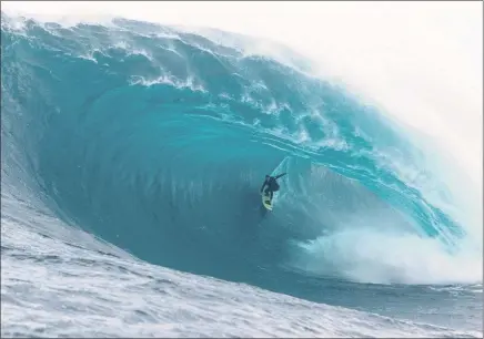  ?? PICTURE: WSL/SCOTT ?? GO BOY!: Shanan Worrall earned the Tube of the Year Award for charging through this barrel at The Right in Western Australia.