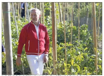  ?? (Photo Jean-François Ottonello) ?? Le chef Paolo Sari a choisi de présenter la deuxième édition de la Route du Gout, dans le potager biologique qu’il cultive sur les hauteurs de Roquebrune.
