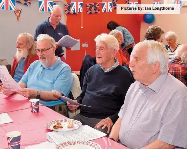  ?? ?? Pictures by: Ian Longthorne
Sir Michael Parkinson (centre) joins in the celebratio­ns. Ref:134559-6