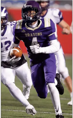  ?? Arkansas Democrat-Gazette/THOMAS METTHE ?? Junction City running back Jakiron Cook, who rushed for 1,214 yards with 18 touchdowns on 160 carries in 2018, is one of 12 seniors this season for the Dragons.