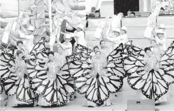  ?? FILE PHOTO ?? The Sinanduloy Cultural Dance Troupe of Tangub, City in one of its Sinulog performanc­es.