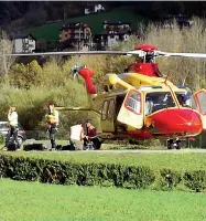  ??  ?? I soccorsi Il pensionato è stato recuperato in elicottero