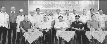  ??  ?? Mawan (seated centre) with other invited guests.