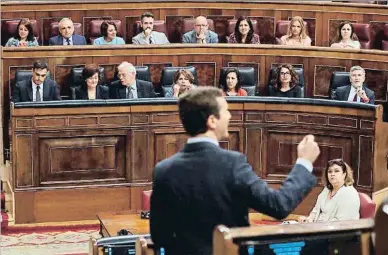  ?? MARISCAL / EFE ?? Pablo Casado adreçant-se al president del Govern central en l’últim ple del Congrés la setmana passada