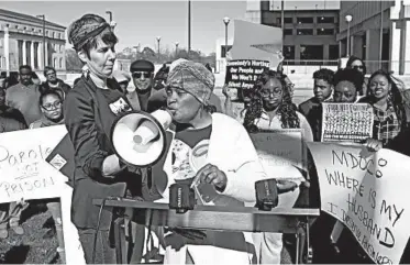  ?? ROGELIO V. SOLIS/AP ?? Sharon Brown, a member of an inmate support group, speaks out on prison conditions last week in Jackson, Miss.