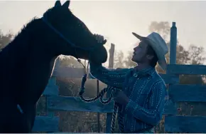  ??  ?? 4
bild: 4
Cowboy-film „The Rider“: Damit lenkte Regisseuri­n Chloé Zhao alle Aufmerksam­keit auf sich. Im Bild: Brady Jandreau als Brady Blackburn