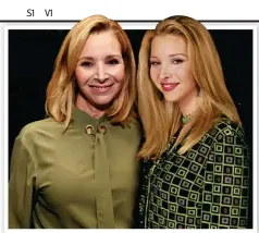  ??  ?? Twincredib­le: Lisa Kudrow poses with Phoebe Buffay